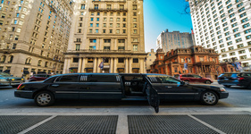 Jacksonville NY limousine for 1 to 6 passengers, great for weddings, proms, and airport rides